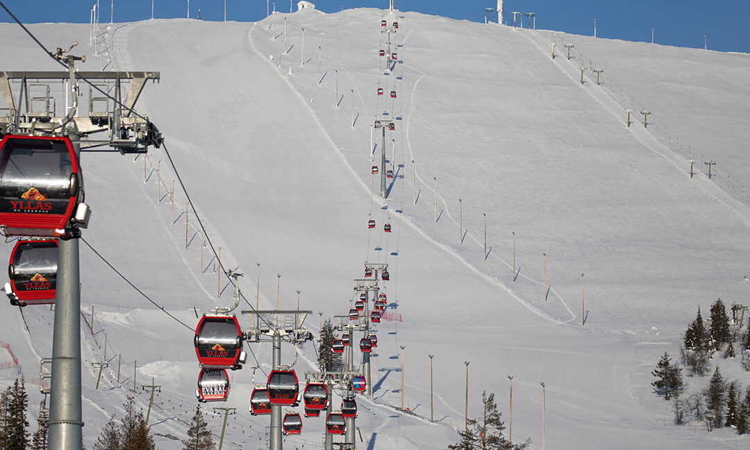 TechnoAlpin automaattilumetusjärjelmä ja PistenBullyn 600E+ hybridi-rinnekone Sport Resort Ylläkselle