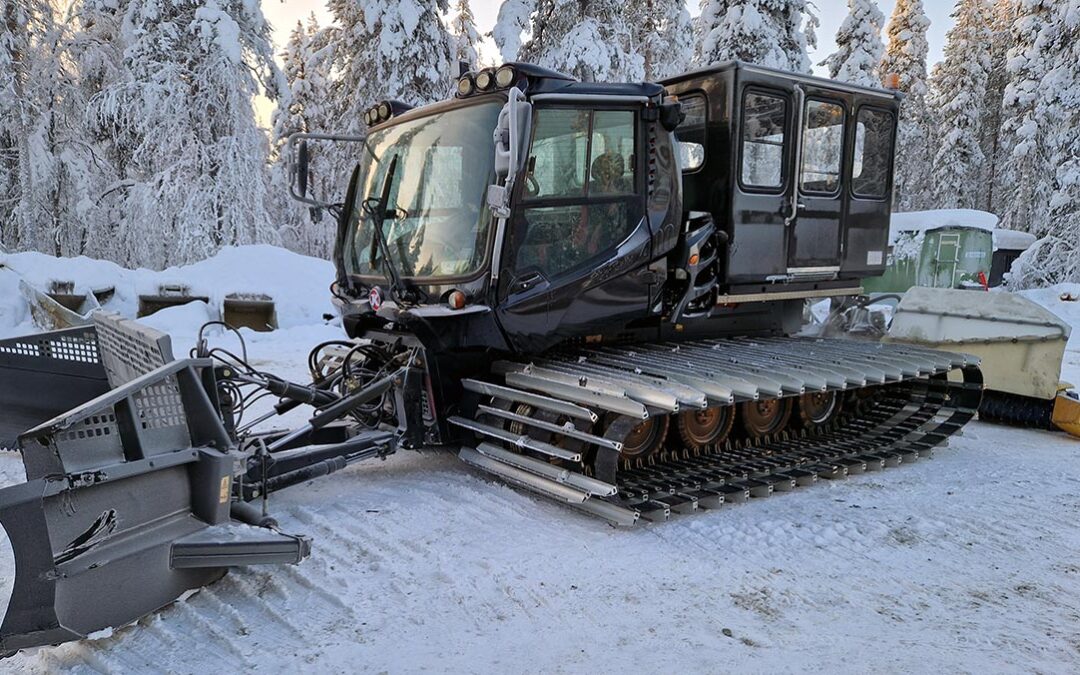 Erikoisvarusteltu PistenBully 400